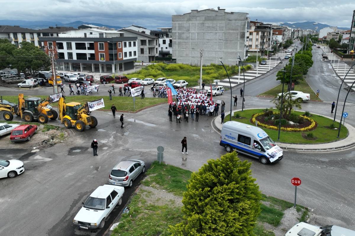 Akhisar'da 1 Mayıs Coşkusu: İşçilere Müjde