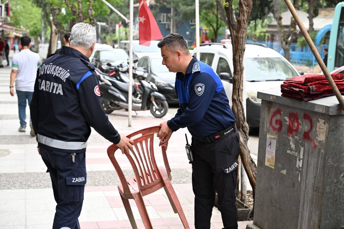 Manisa’da Kaldırımlar Yayalara Açılıyor