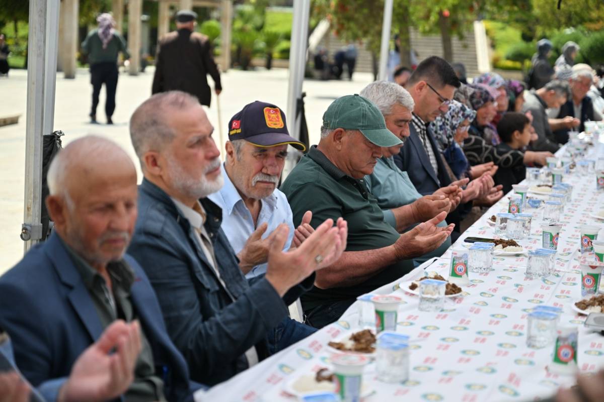 Dilek Mahallesi Şehitleri Dualarla Anıldı