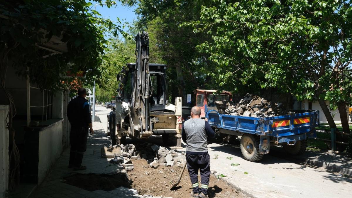 Salihli’de İçme Suyu Hatları Yenileniyor