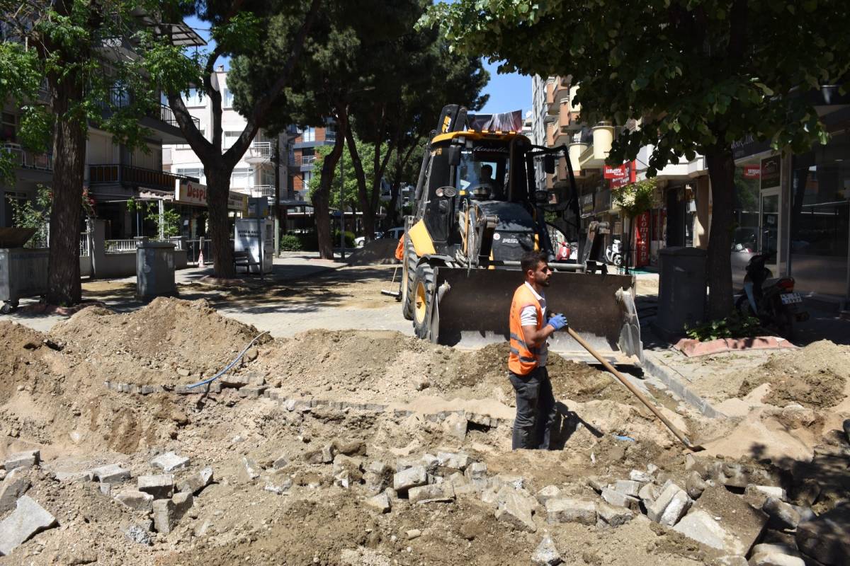 Salihli’de İçme Suyu Hatları Yenileniyor
