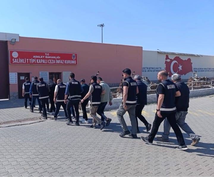 Salihli’de tefecilik operasyonu: 9 tutuklama